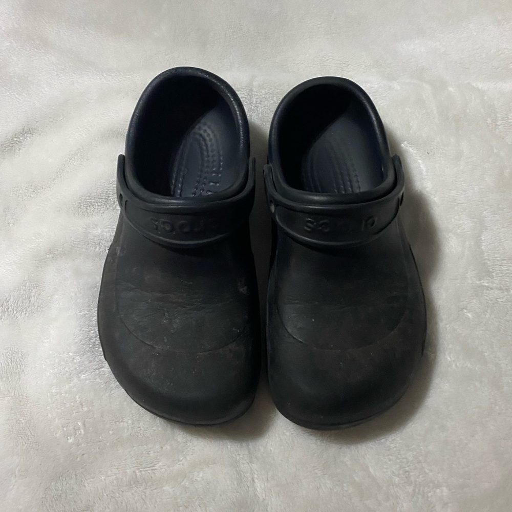 Crocs non-slip for food service worker “bistro clog”